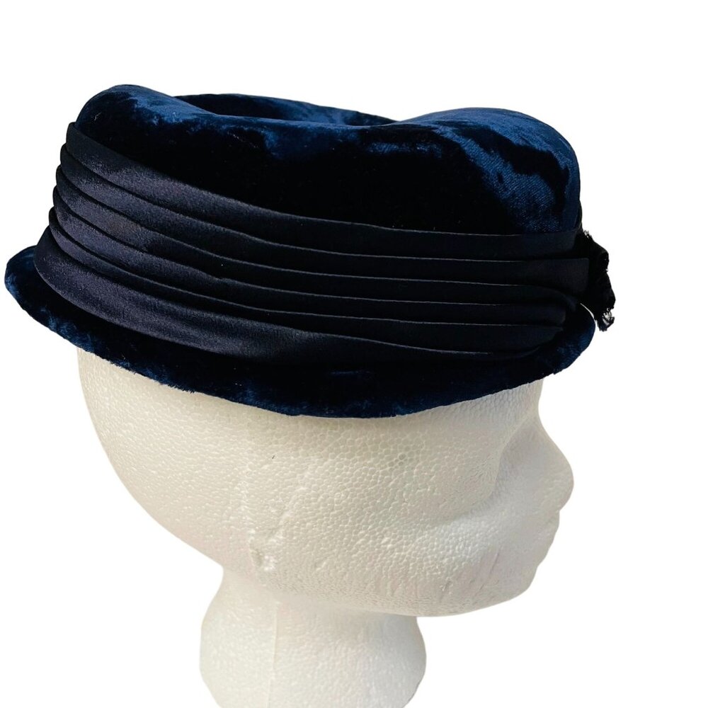 Vintage Womens Navy Velvet Pillbox Hat with Satin Trim Classic Elegant Retro Fas